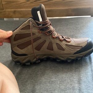 Men’s size 8 brand new boots.